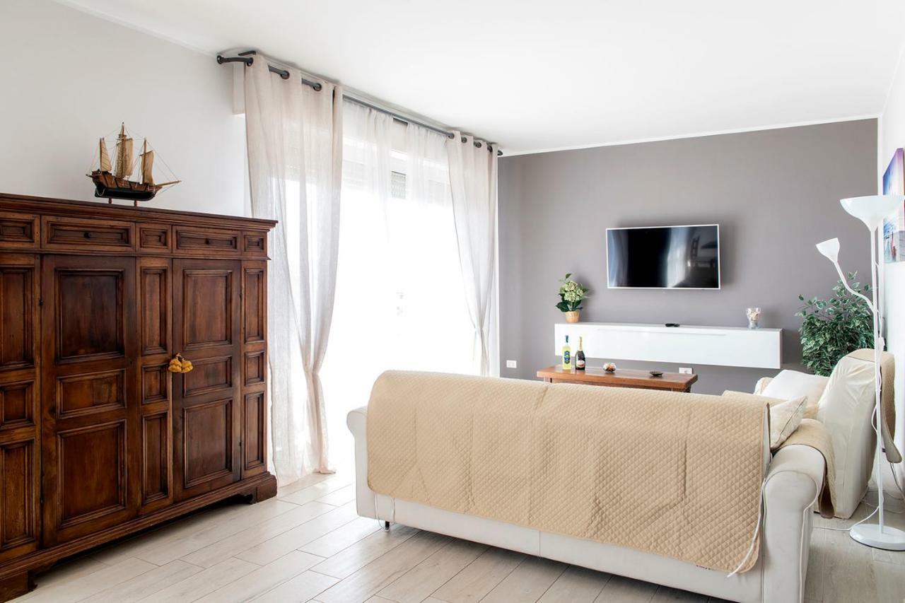 Appartamento Alex Vista Mare Lido di Camaiore Exteriör bild