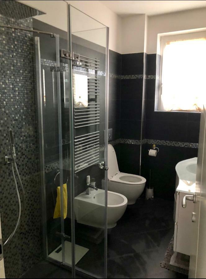 Appartamento Alex Vista Mare Lido di Camaiore Exteriör bild